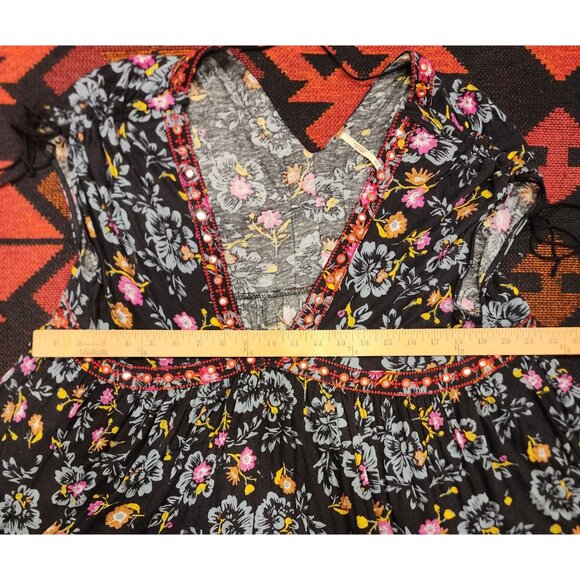 NEW Free People Floral Boho Top With V-Neck & Embroidered Details - Picture 5 of 13